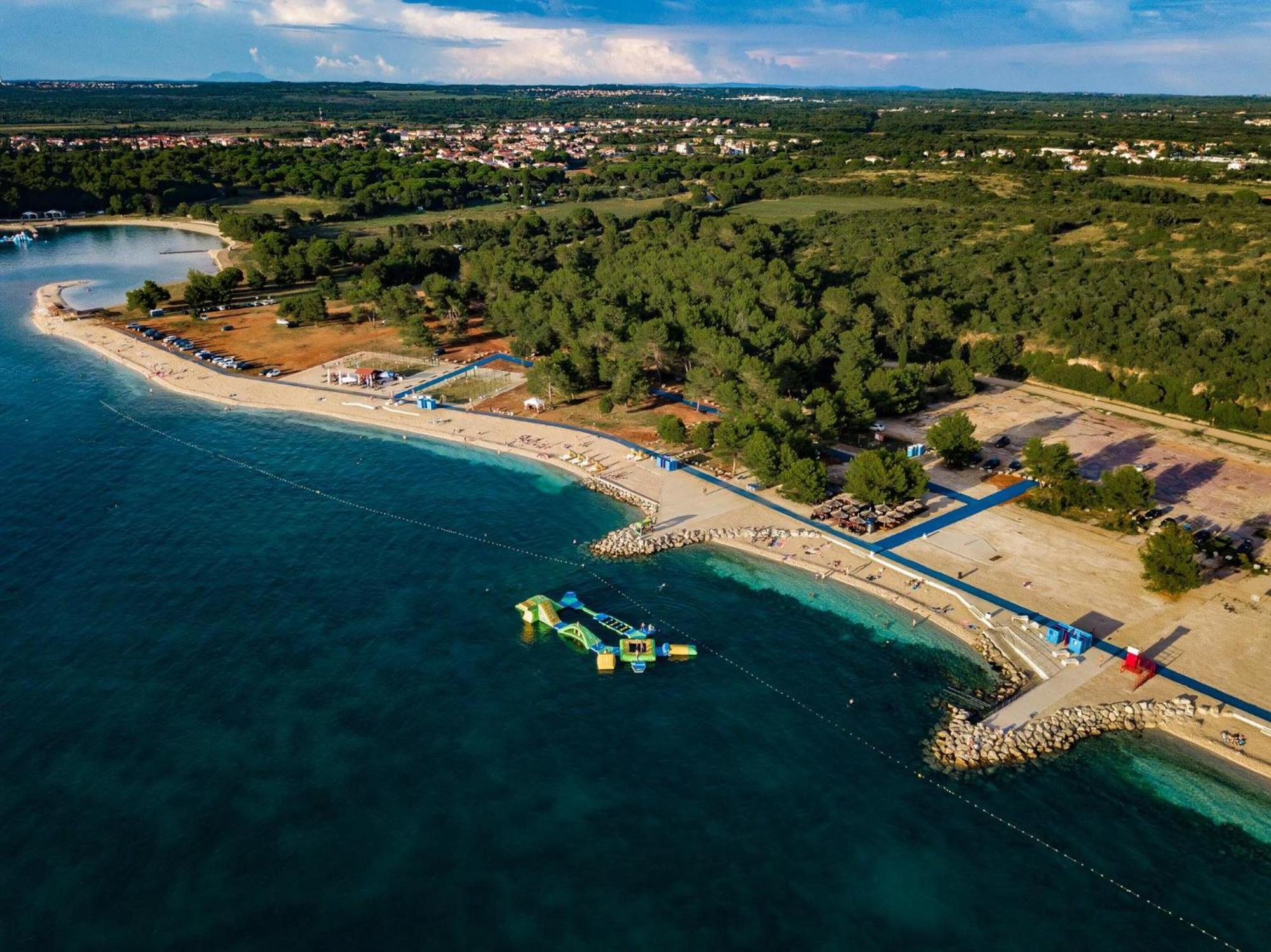 Wohnung In Pula Mit Privatem Parkplatz Štinjan Exterior foto