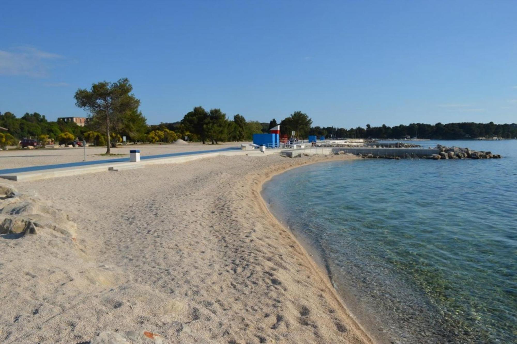 Wohnung In Pula Mit Privatem Parkplatz Štinjan Exterior foto